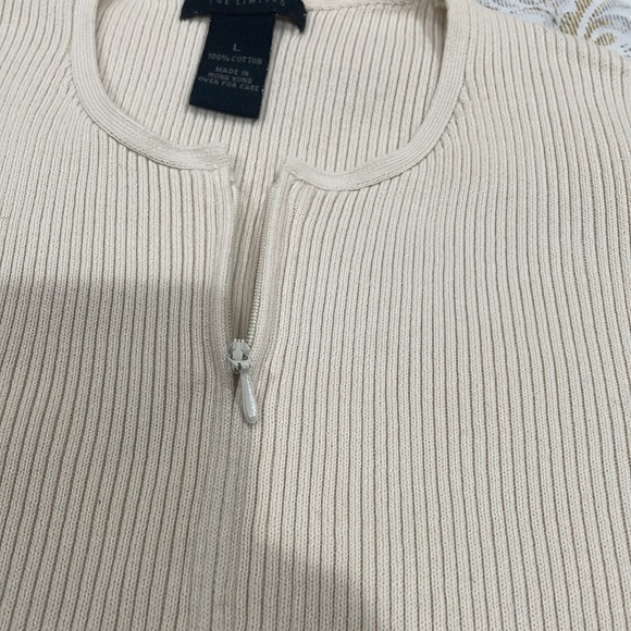 The Limited Top Size: L - Picture 2 of 5